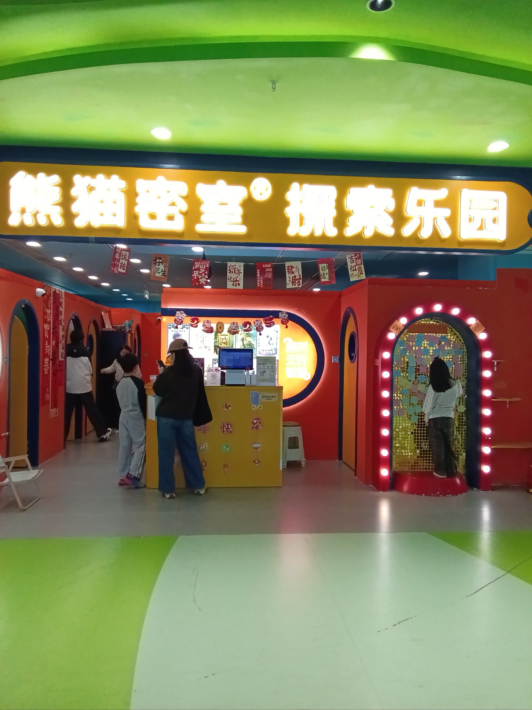 女孩密室大攻略下载(密室逃脱逃离女孩房间攻略)