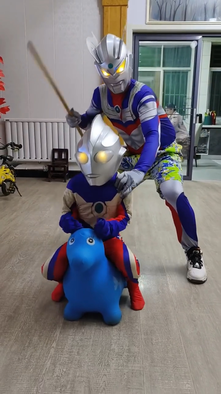 小奥特曼全部(小奥特曼全部形态图片)