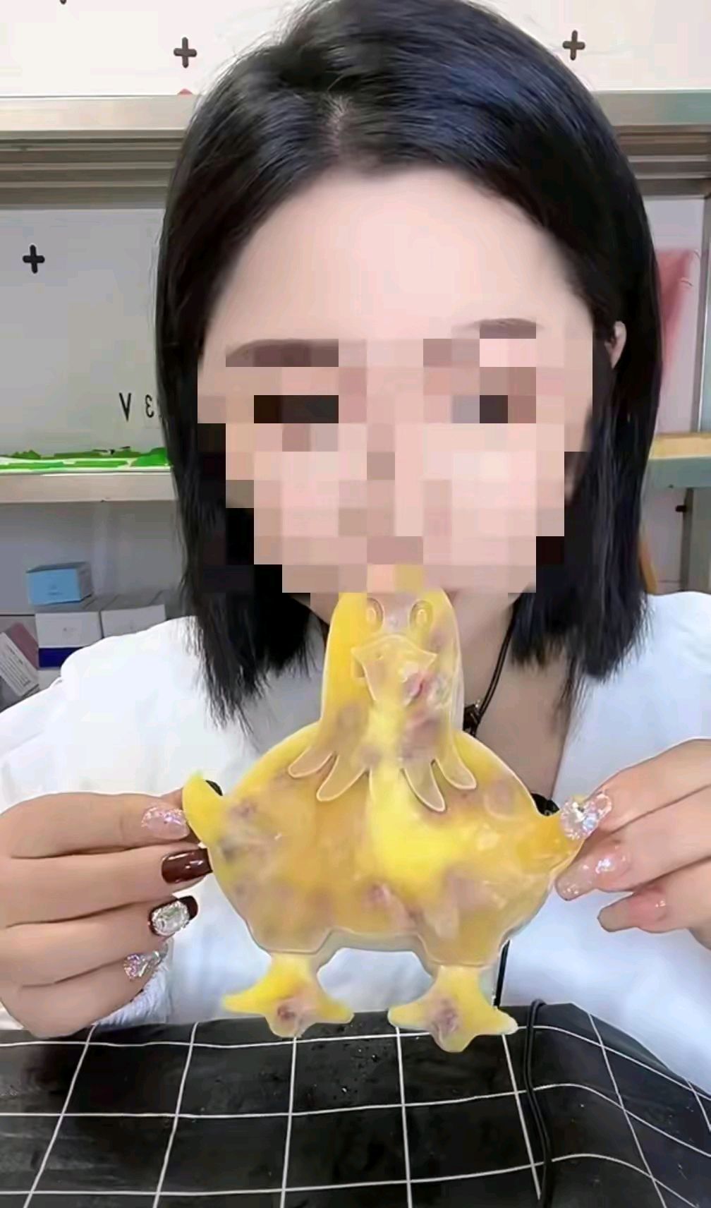 三千网红最新破解版(坐拥3000网红破解版)