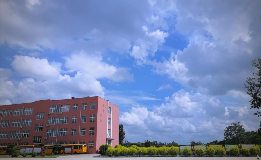 梦幻学校免费(梦幻学校怎么画)