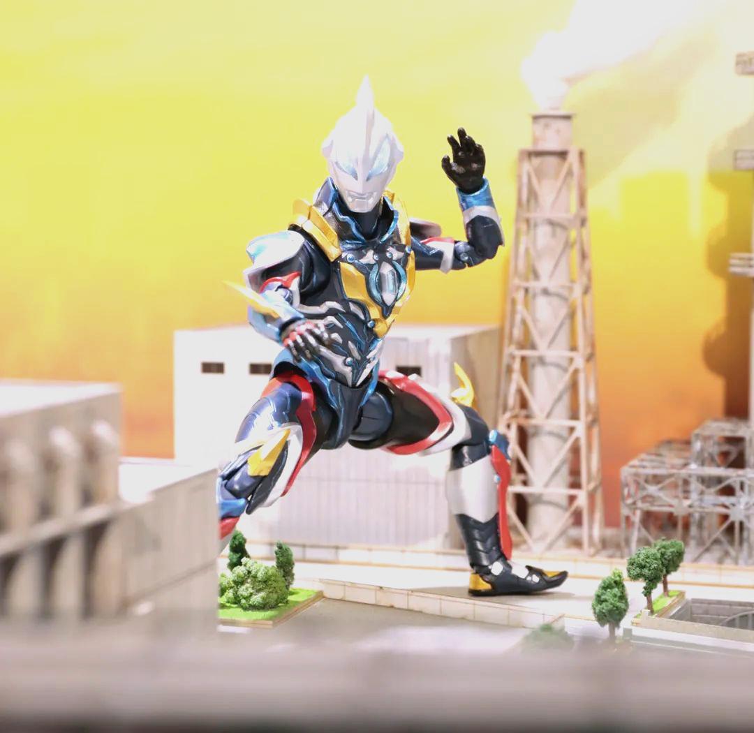 雷神索尔和奥特曼(雷神索尔和奥特曼哪个厉害)