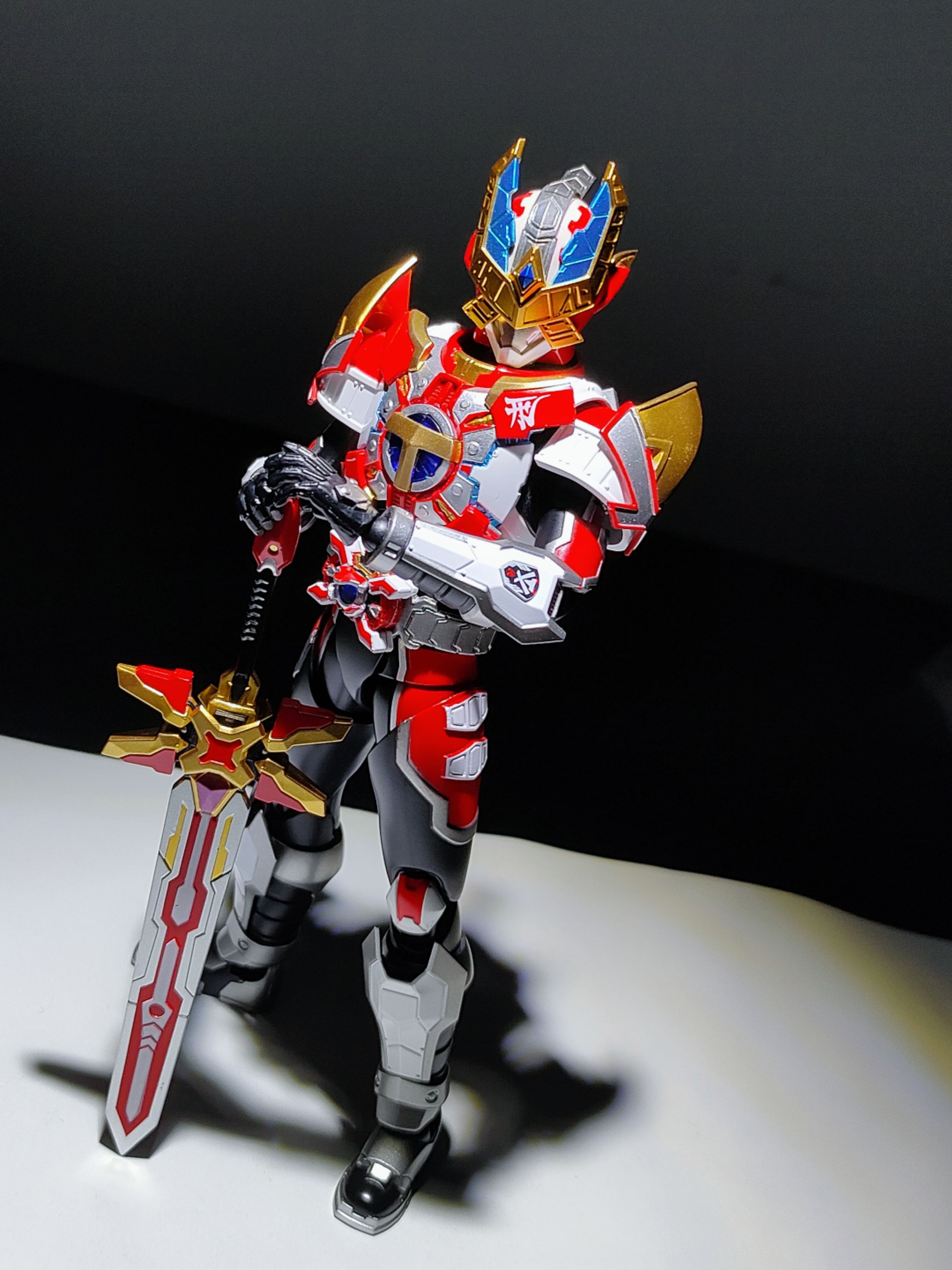 赛罗赛罗铠甲勇士(赛罗奥特曼铠甲勇士)