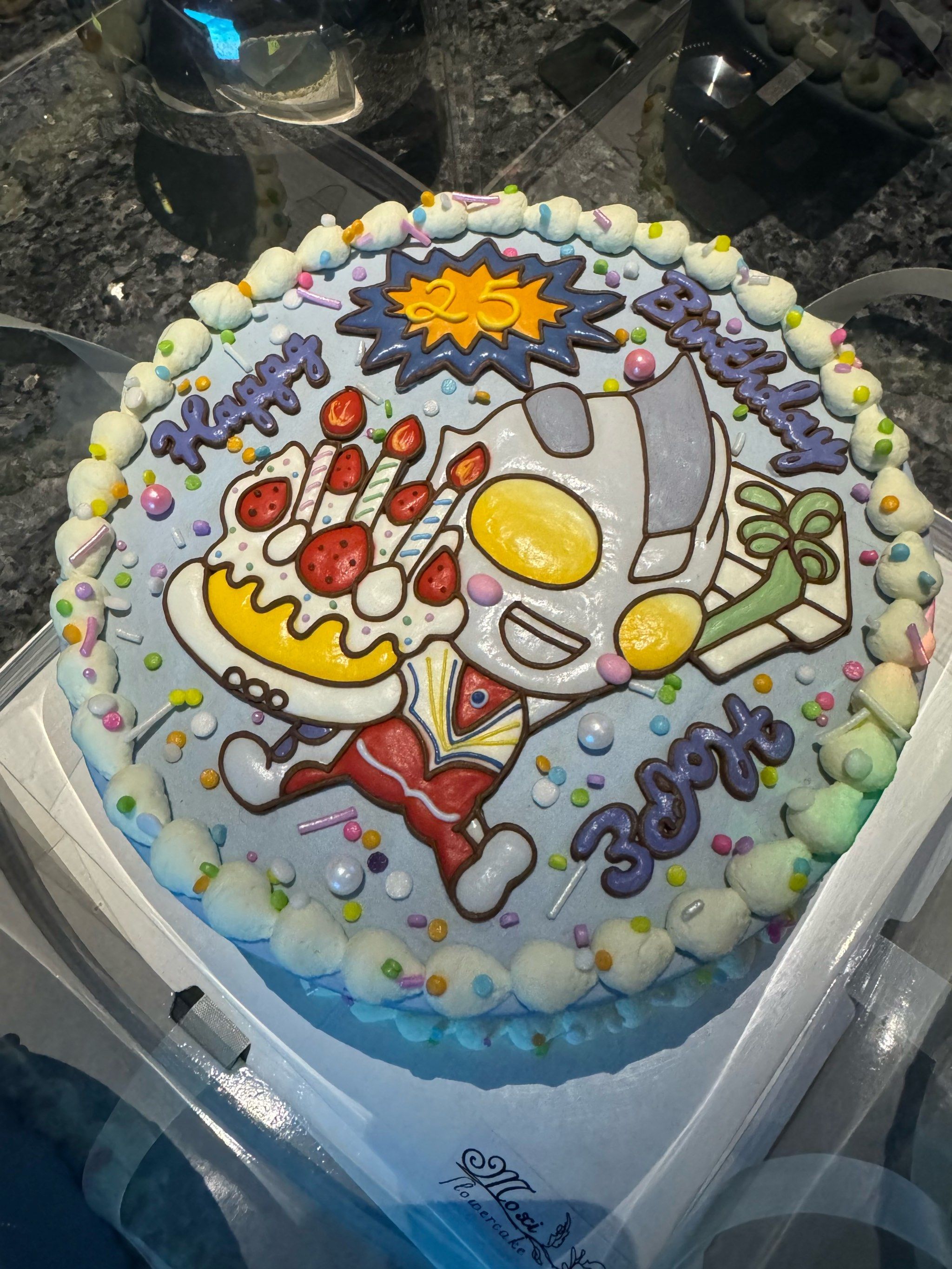 奥特曼和小女孩的蛋糕(奥特曼和小女孩的蛋糕怎么画)