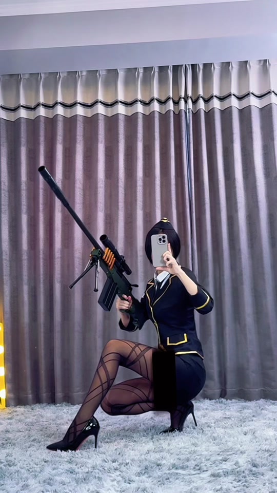 cf夜玫瑰被僵尸干(穿越火线夜玫瑰死亡姿势)